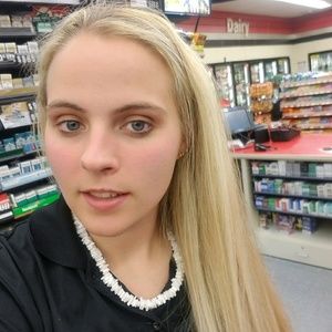 Meet your Posher, Cassandra